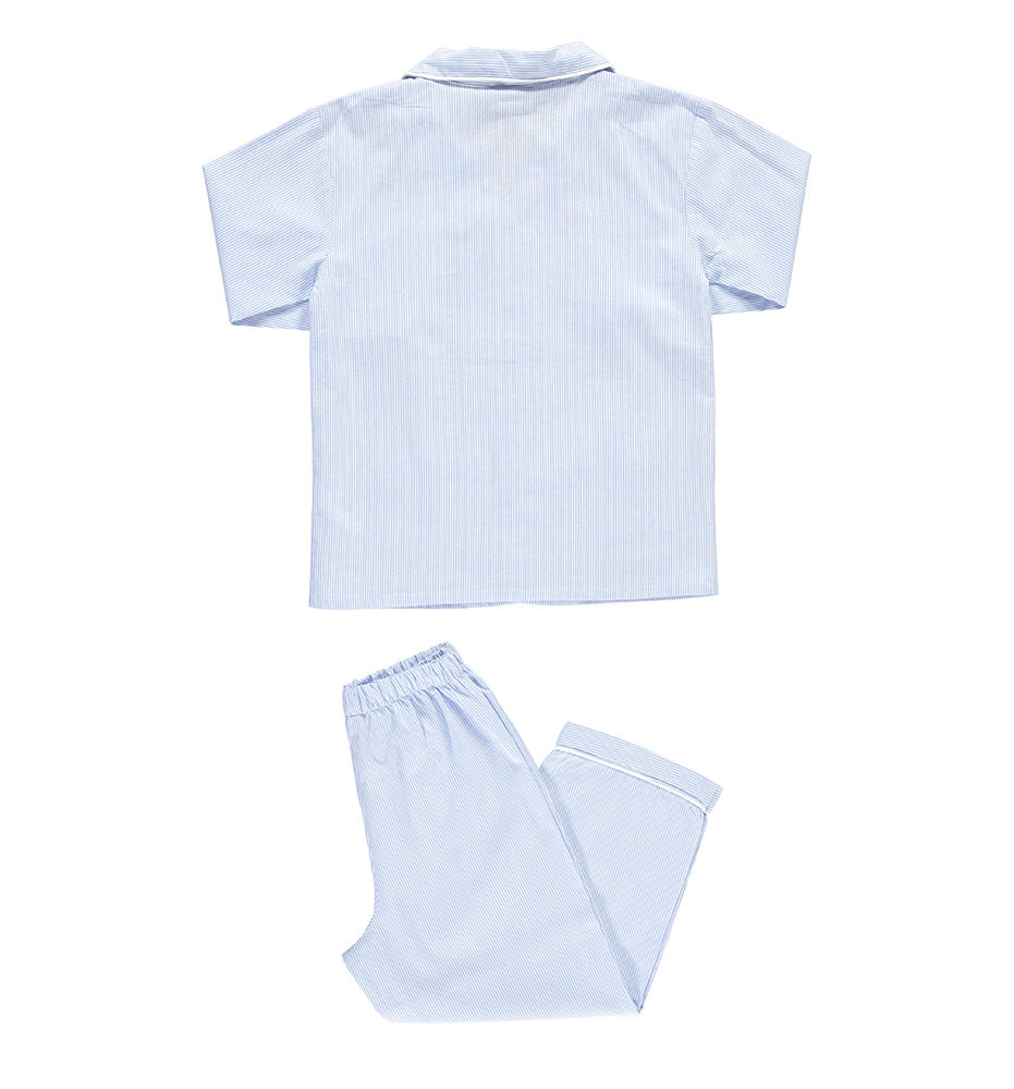 Pigiama Mavilu modello Enea per bambino a righe bianco e azzurro con casacca e pantaloni lunghi. 100% Cotone